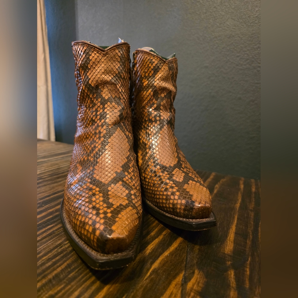 Tecovas The Zoey - Saddle Python 9B - Picture 3 of 7